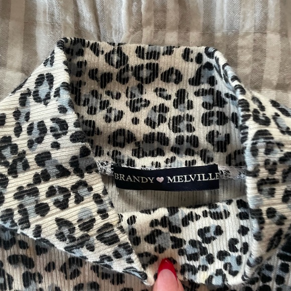 cheetah print mock neck - Picture 2 of 2